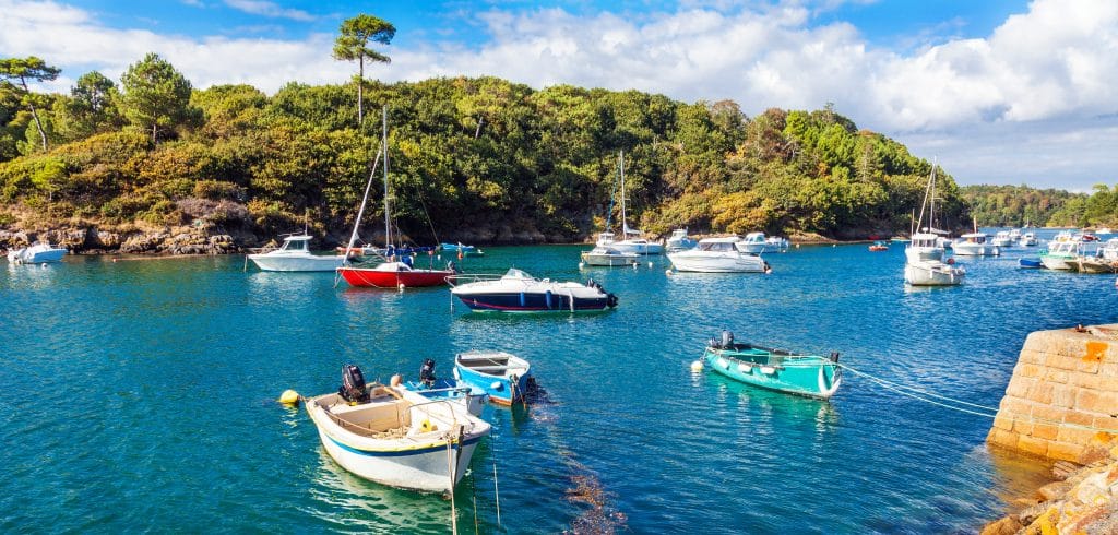 bâteau en bretagne près du camping le quinquis